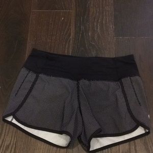 Cute lulu shorts!!